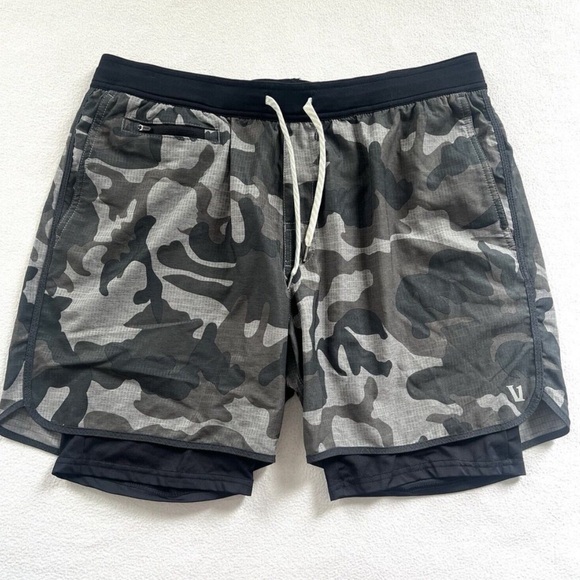Vuori Men Gray Camo Print Stockton Compression Layered Shorts 6” V346 Large - Picture 10 of 10